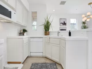 Photo #4: OC25092125 Listing 