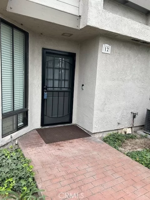 MLS: OC25092319 Condo For Sale