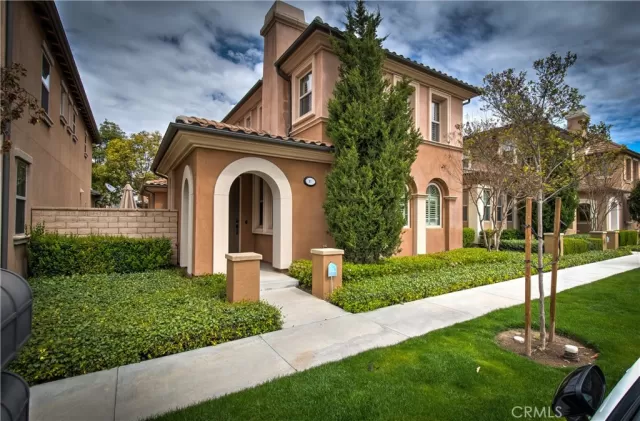 MLS: OC25092505 Condo For Sale