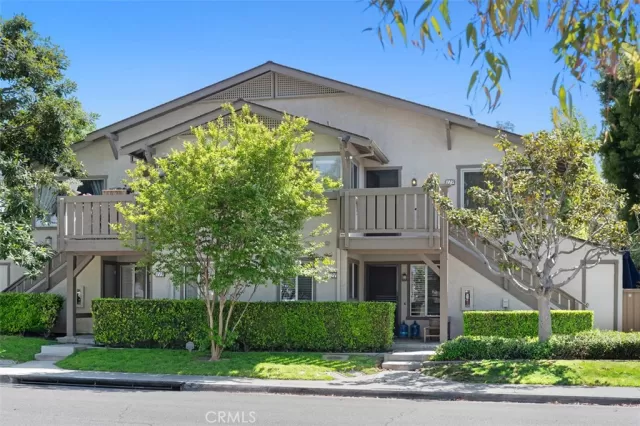 MLS: OC25092526 Condo For Sale