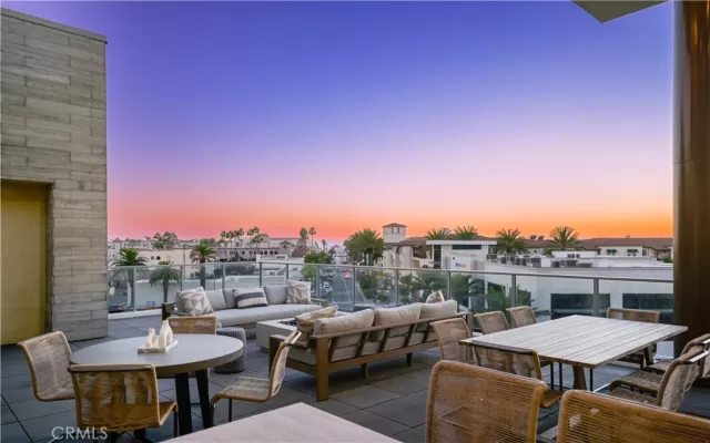 MLS: OC25092599 Condo For Sale