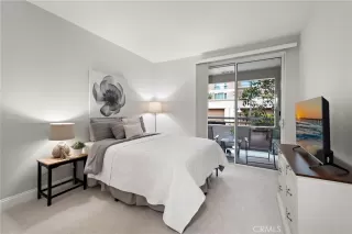 Photo #5: OC25092636 Listing