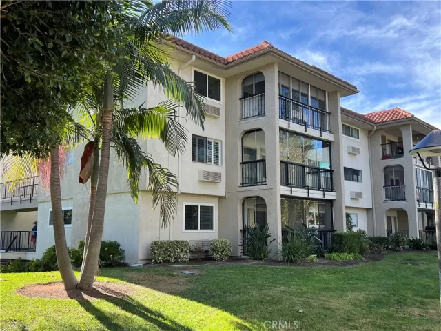 MLS: OC25093149 Condo For Sale