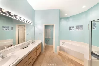 Photo #3: OC25093980 Listing 