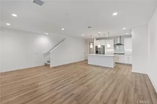 Photo #2: OC25094383 Listing 