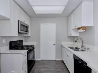 Photo #6: OC25094608 Listing 