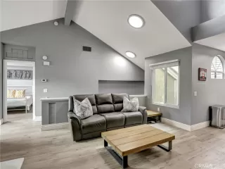 Photo #4: OC25095414 Listing 