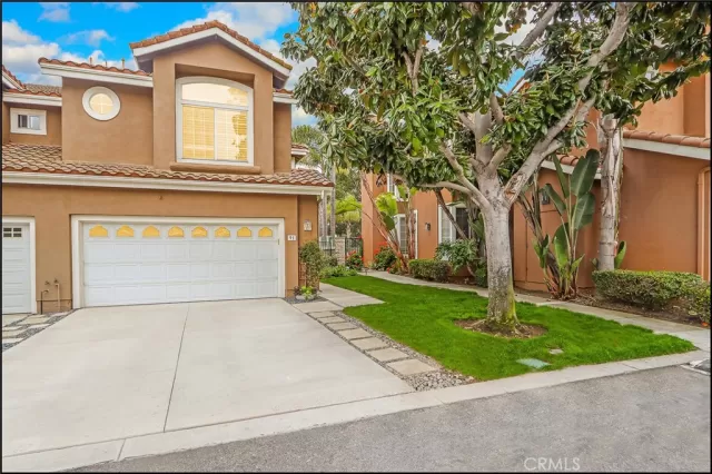 MLS: OC25095748 Condo For Sale