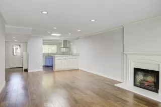 Photo #4: OC25095882 Listing