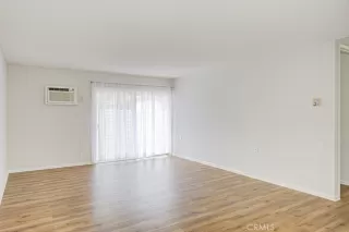 Photo #4: OC25096194 Listing 