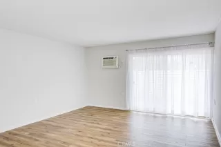 Photo #5: OC25096194 Listing 