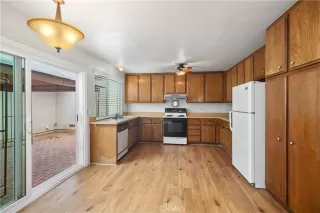 Photo #6: OC25099054 Listing 