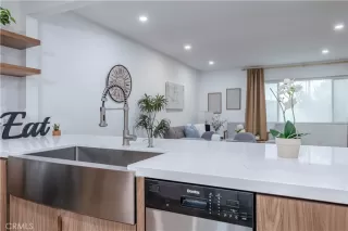 Photo #2: OC25100689 Listing 