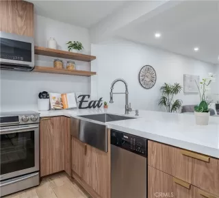 Photo #4: OC25100689 Listing 