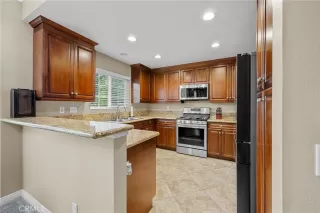 Photo #5: OC25101044 Listing