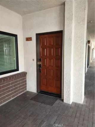 Photo #3: OC25101533 Listing