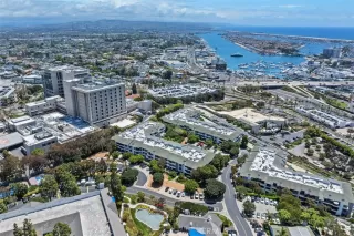 Photo #4: OC25102128 Listing 