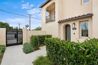 Photo #1: OC25102303 Listing 