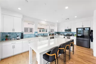 Photo #6: OC25102303 Listing 