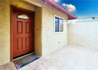 Photo #4: OC25102433 Listing 