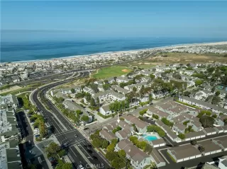 Photo #1: OC25103147 Listing