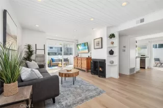 Photo #4: OC25103147 Listing