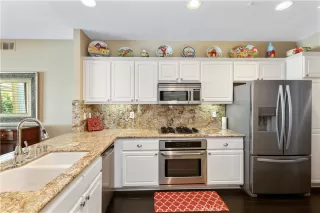 Photo #6: OC25103158 Listing 