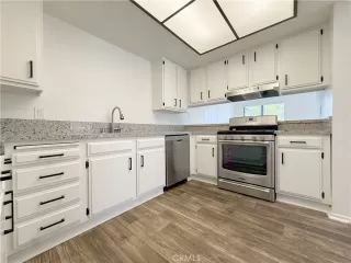 Photo #2: OC25103475 Listing