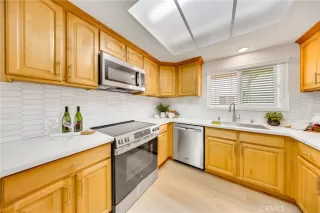 Photo #6: OC25103701 Listing 