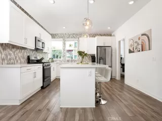 Photo #6: OC25103714 Listing 