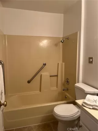 Photo #5: OC25103850 Listing 