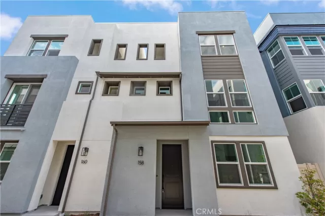 MLS: OC25104169 Condo For Sale