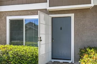 Photo #4: OC25104388 Listing