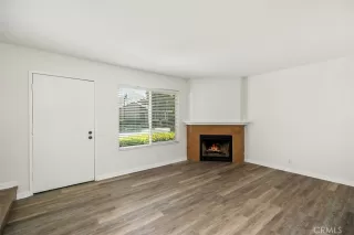 Photo #6: OC25104388 Listing