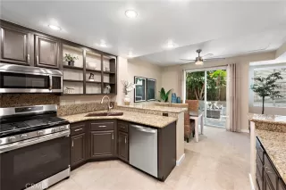 Photo #6: OC25104401 Listing 