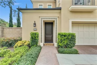 Photo #3: OC25104616 Listing