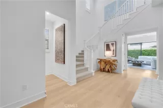 Photo #4: OC25104616 Listing