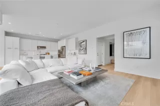 Photo #6: OC25104616 Listing