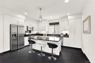 Photo #1: OC25104630 Listing 