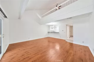 Photo #4: OC25104857 Listing 