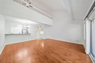 Photo #5: OC25104857 Listing 