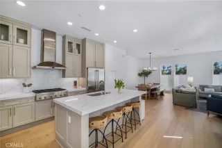 Photo #4: OC25105079 Listing 