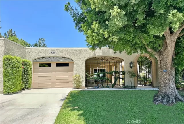 MLS: OC25105514 Condo For Sale