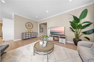 Photo #5: OC25106203 Listing 