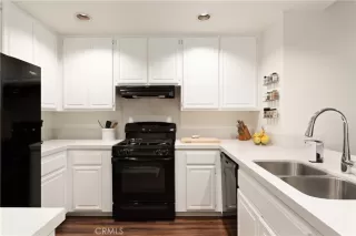 Photo #5: OC25106388 Listing 