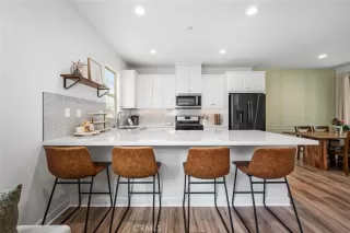 Photo #4: OC25106551 Listing