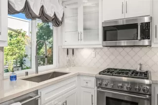 Photo #4: OC25106627 Listing