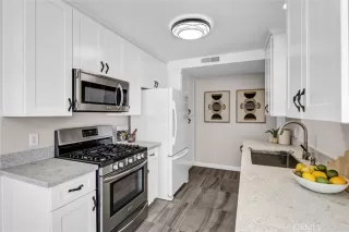 Photo #6: OC25106699 Listing