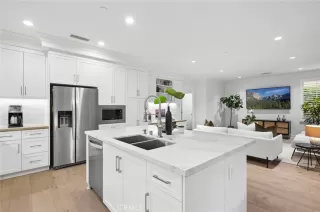 Photo #6: OC25106800 Listing 