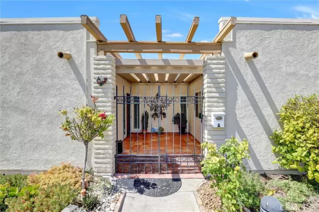 MLS: OC25106901 Condo For Sale